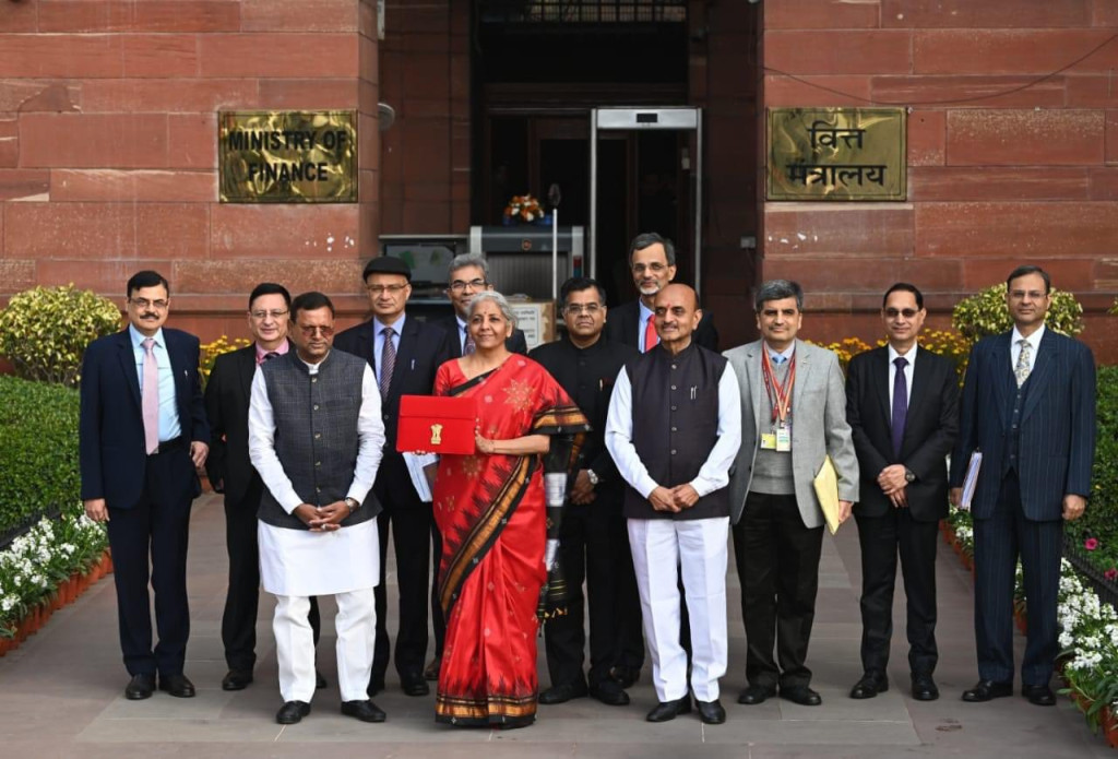 Income Tax Budget LIVE Updates - FM Sitharaman Likely To Increase Tax Exemption Limit