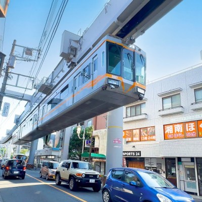Like a roller coaster ride through the city! Riding Japan’s sky train